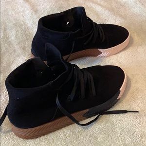 🔥🤗🥾Adidas Sneakers🥾🥾🧾